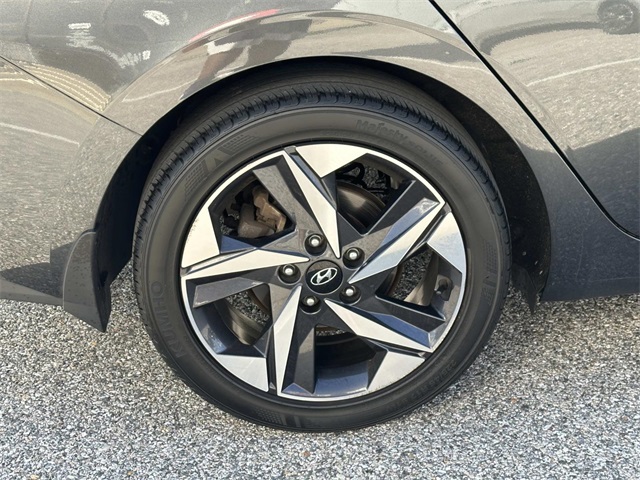 2023 Hyundai Elantra SEL Convenience photo 11