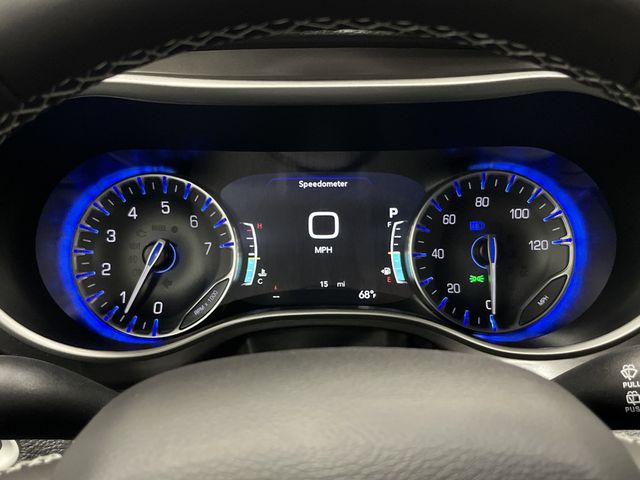 2025 Chrysler Pacifica photo 16