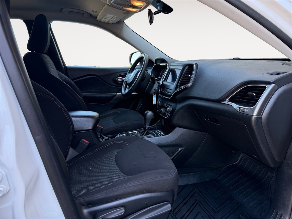 2019 Jeep Cherokee Latitude photo 14