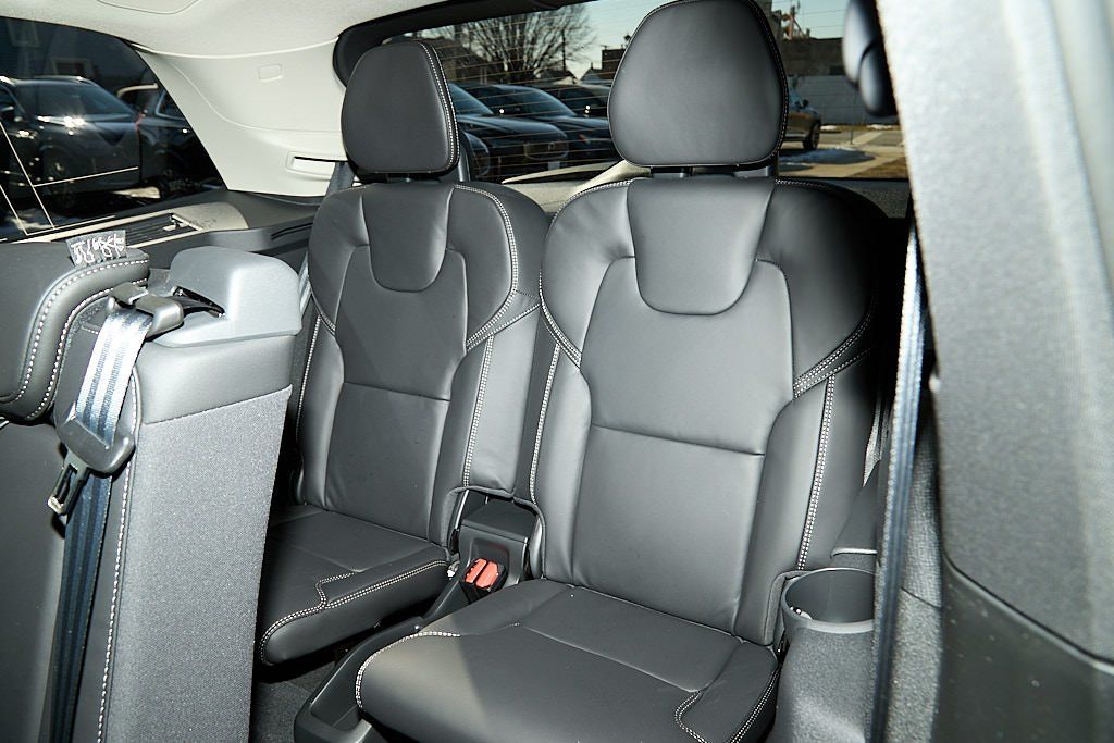 2026 VOLVO XC90 - Image 21