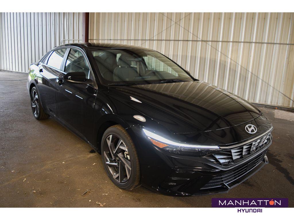 2025 Hyundai Elantra SEL's photo