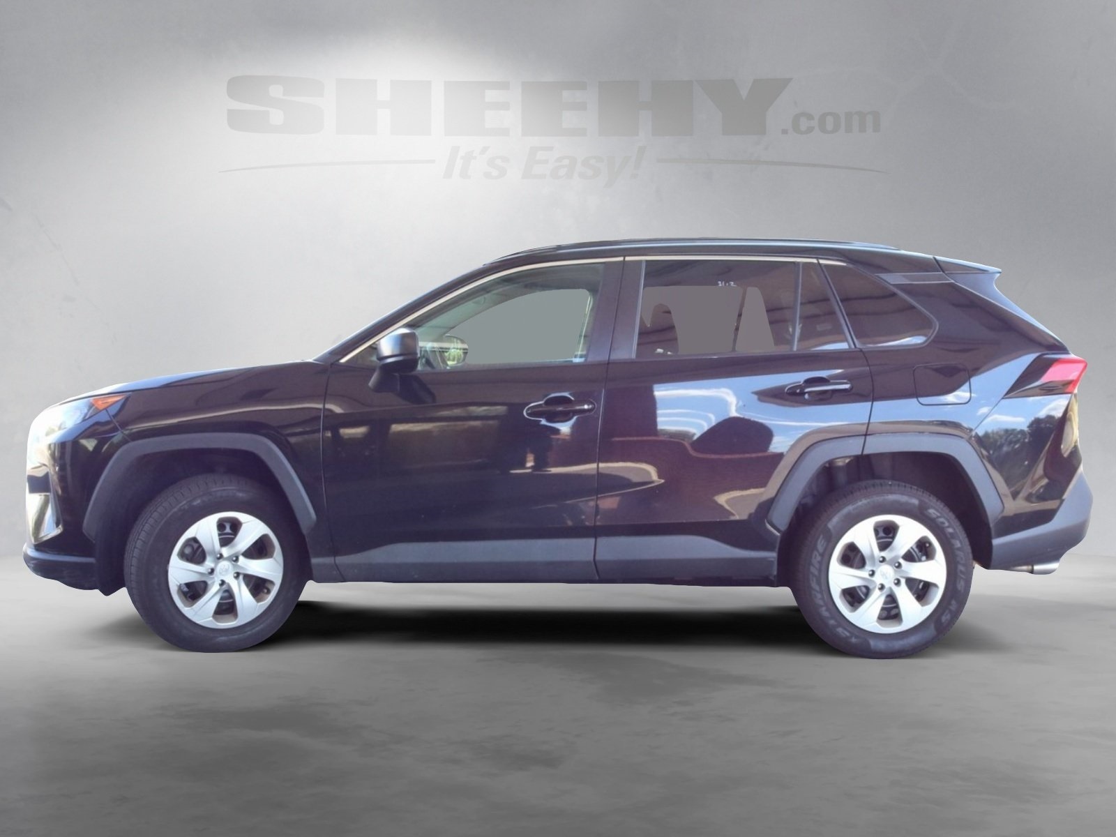 2021 Toyota RAV4 LE photo 10