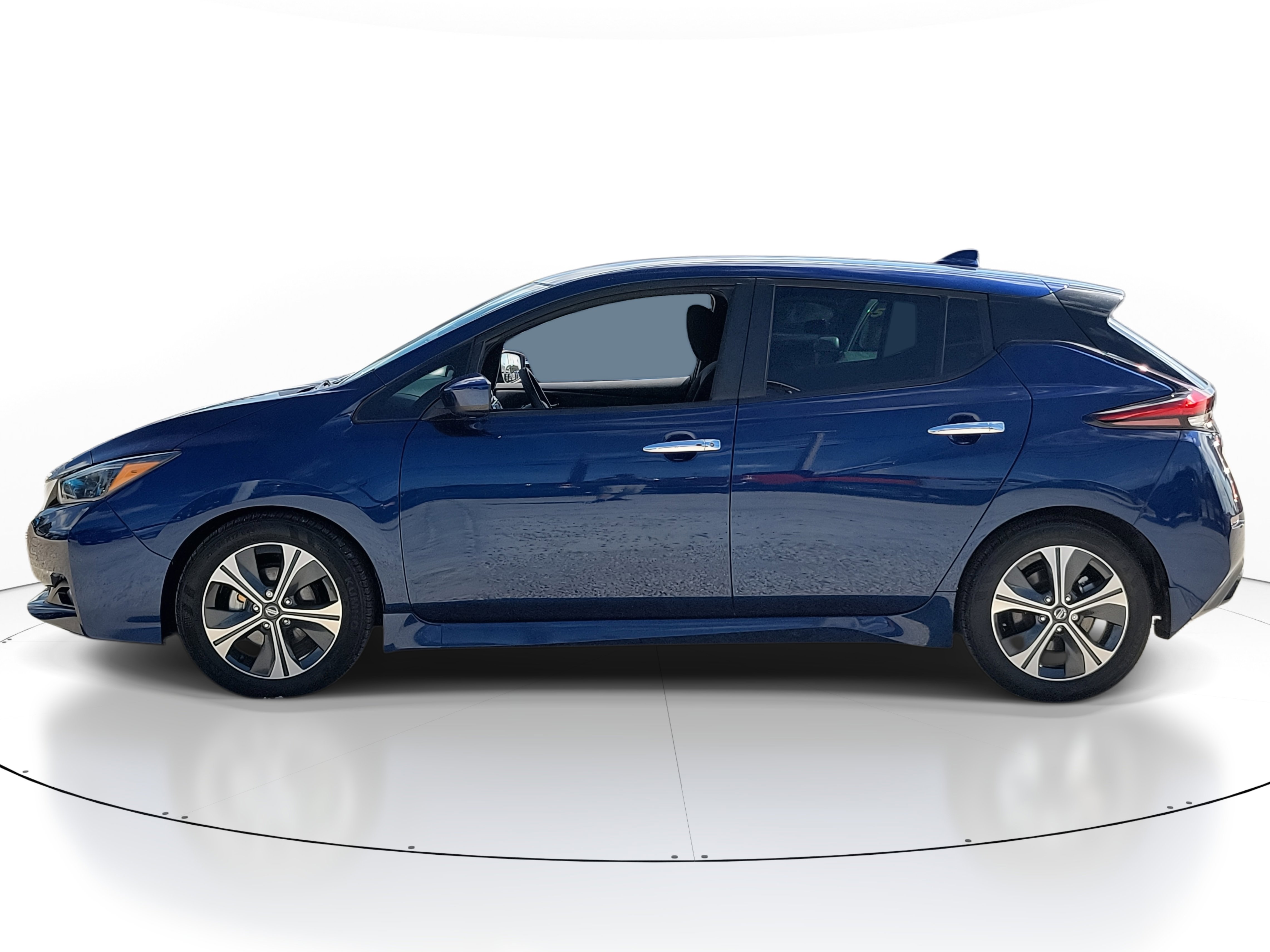 2022 Nissan Leaf SV photo 3