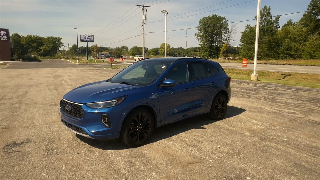 2023 Ford Escape ST-Line Elite photo 4