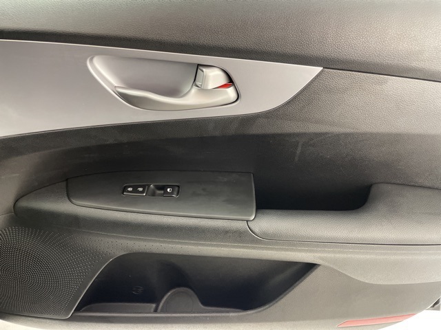 2024 Kia Forte LXS photo 34