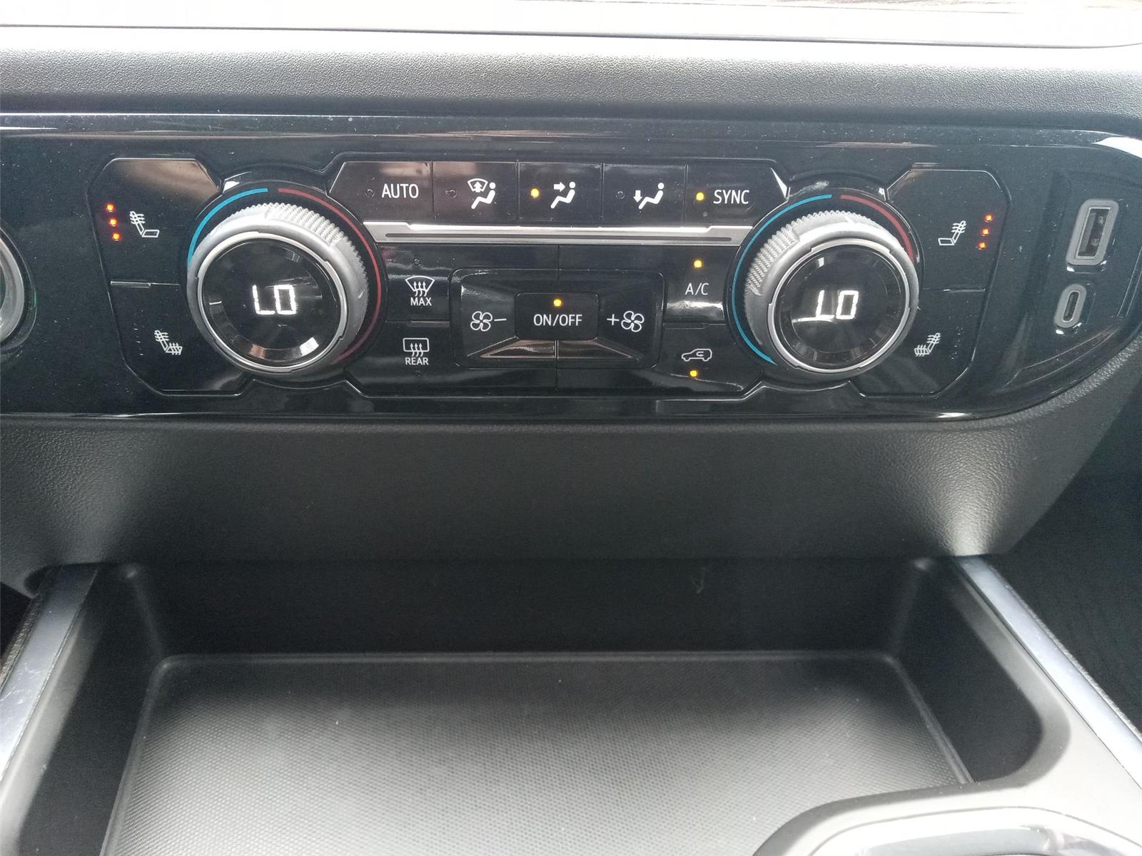 2024 Chevrolet Silverado 1500 RST photo 19