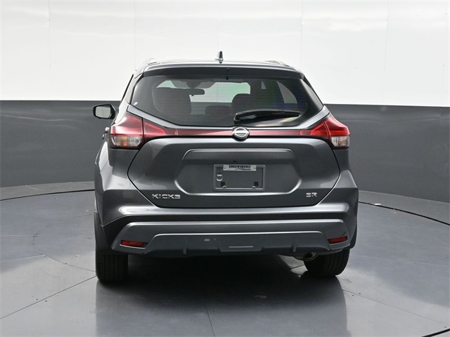 2023 Nissan Kicks SR photo 3