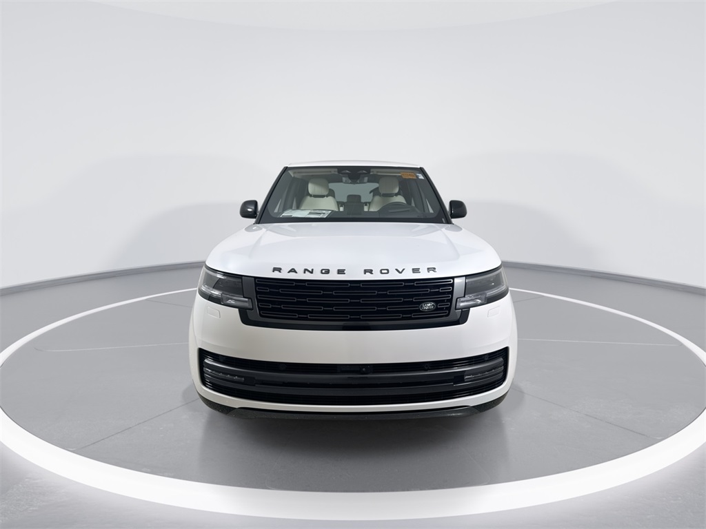 2025 Land Rover Range Rover SE photo 2