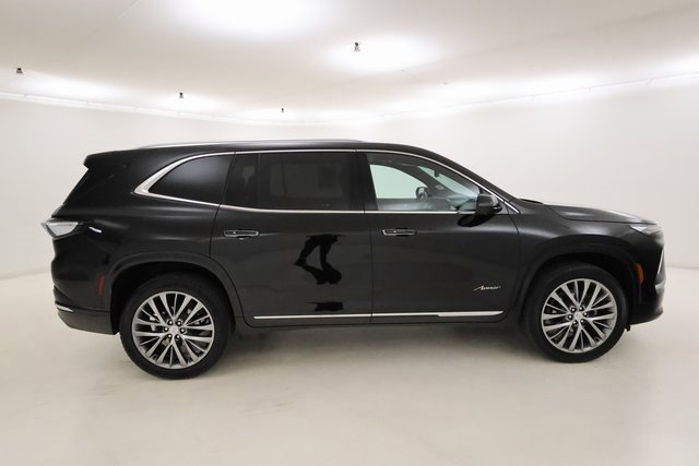 2025 Buick Enclave Avenir photo 2