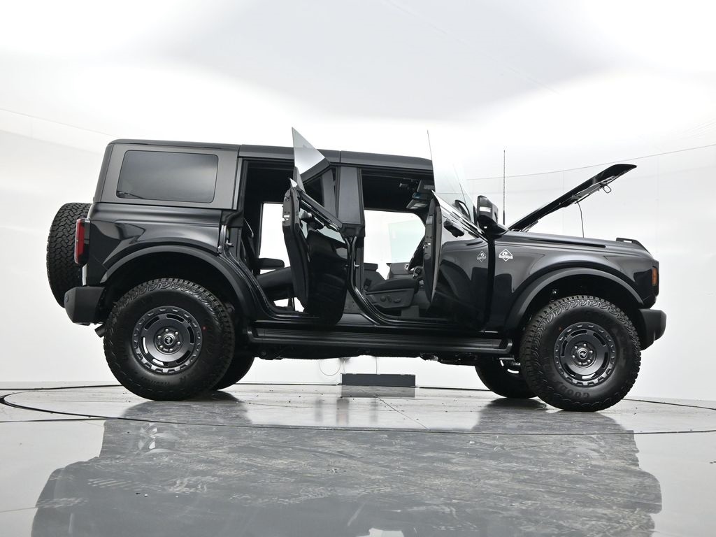 2025 Ford Bronco Outer Banks photo 50