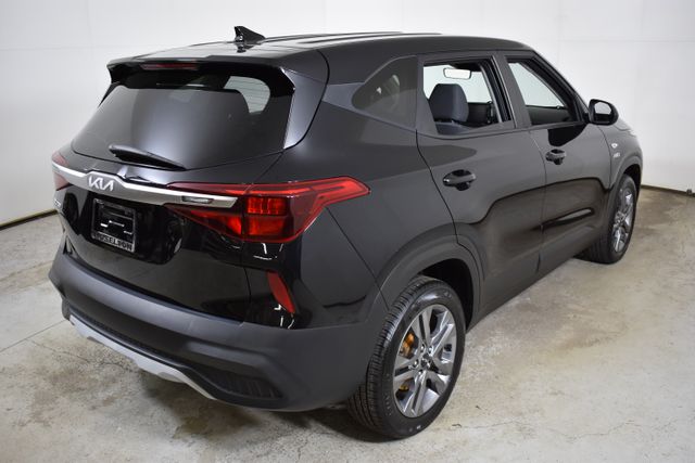 2023 Kia Seltos LX photo 4
