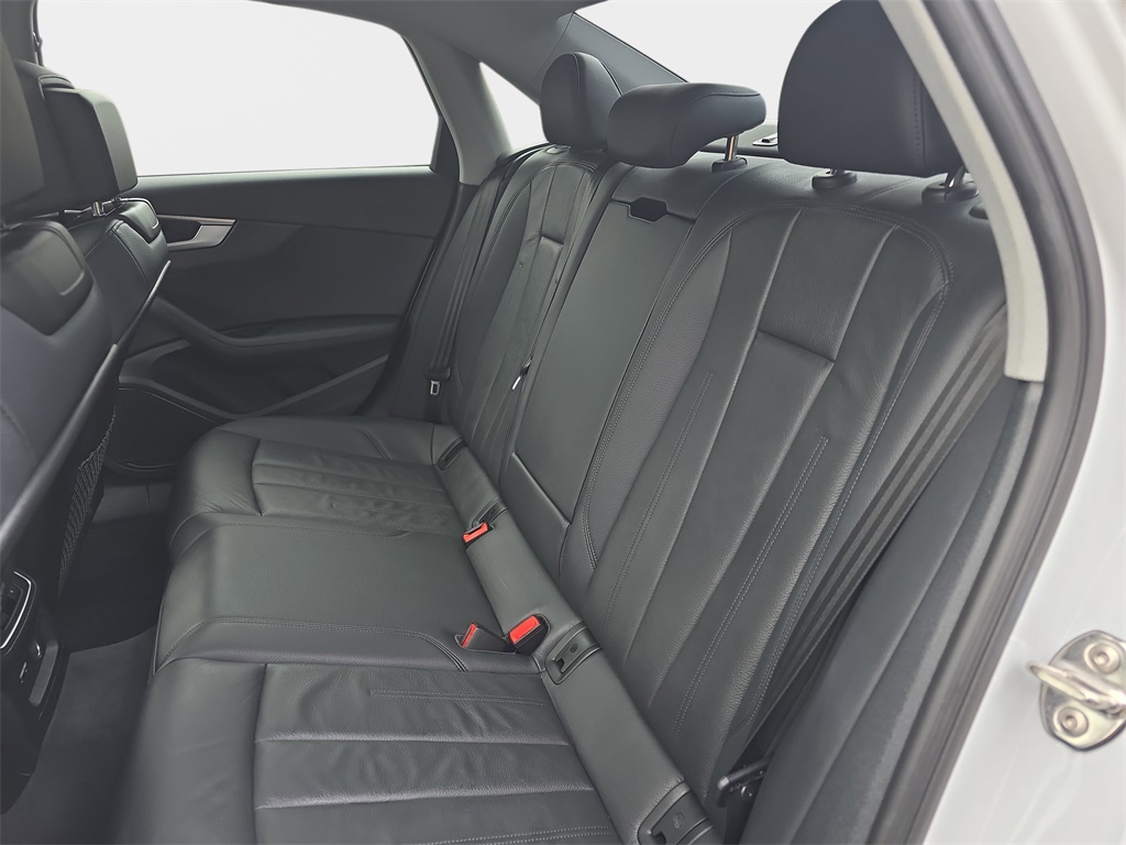 2019 Audi A4 2.0T Premium Plus photo 11