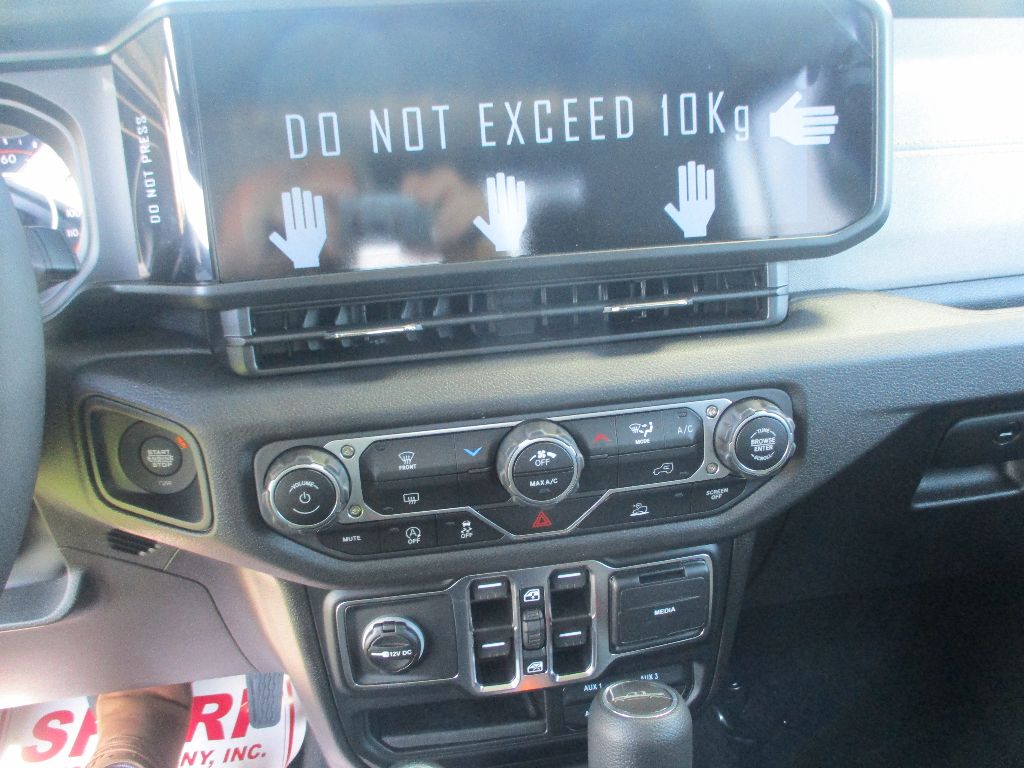 2025 Jeep Gladiator Sport S photo 5