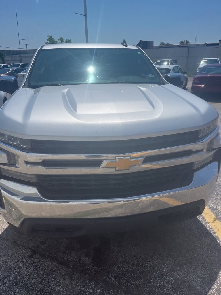 2022 Chevrolet Silverado 1500 LT photo 2