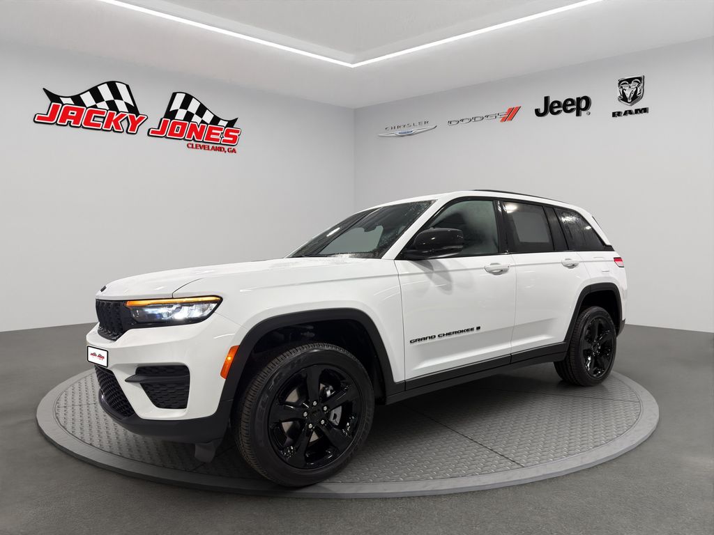 2025 Jeep Grand Cherokee Altitude's photo