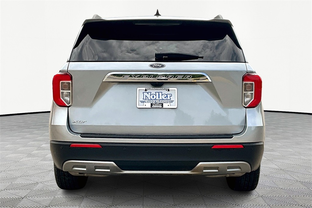 Used 2023 Silver Ford XLT image 4