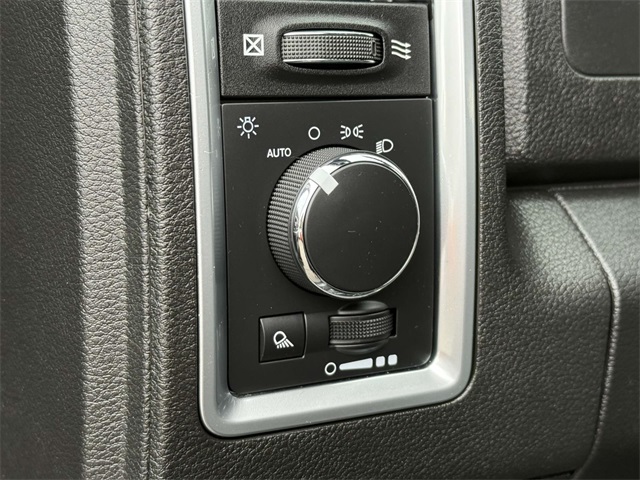 2022 Ram 1500 Classic Warlock photo 25