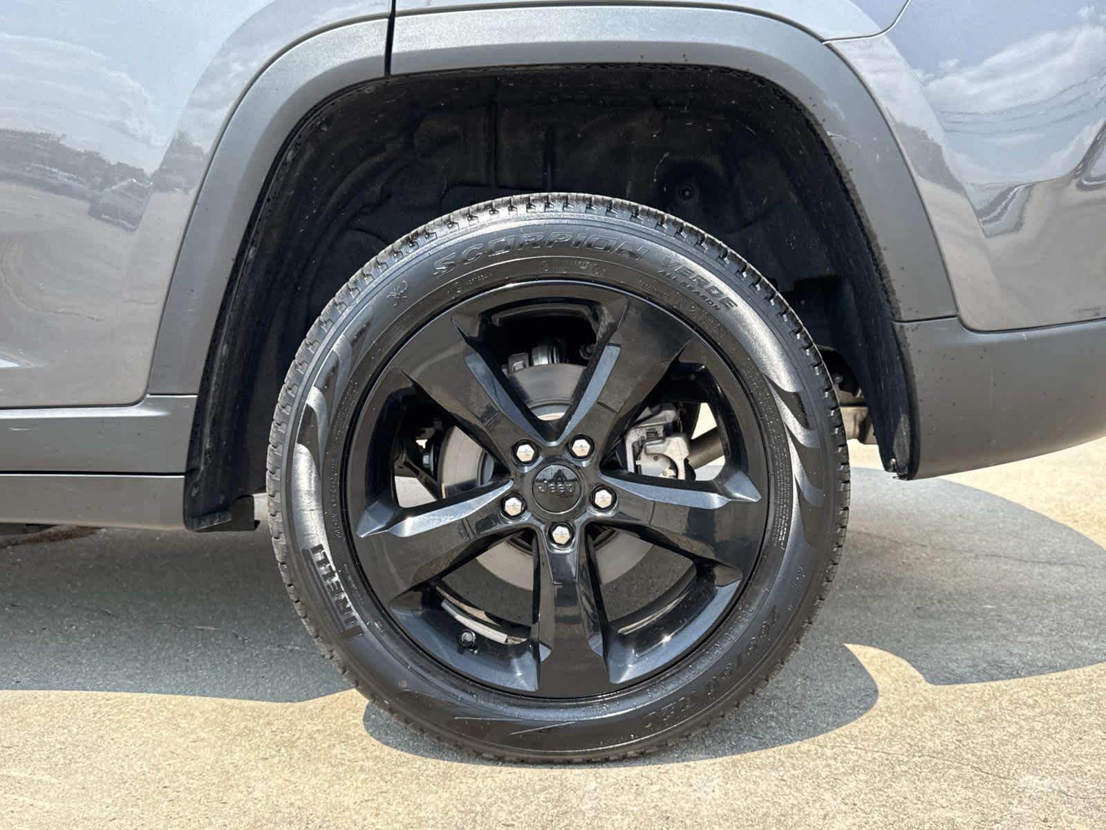 2023 Jeep Grand Cherokee Limited photo 6