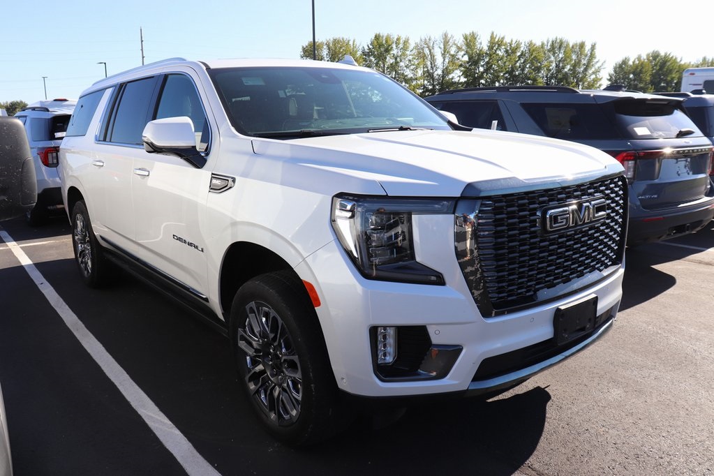 2023 Gmc Yukon XL Denali Ultimate photo 3