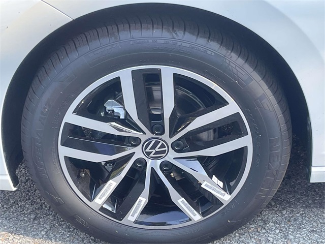 2025 Volkswagen Jetta 1.5T SE photo 9