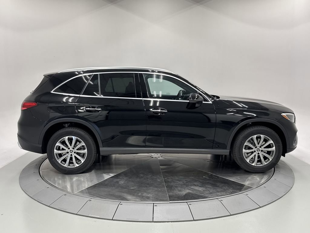 2026 Mercedes Benz GLC 300 photo 7