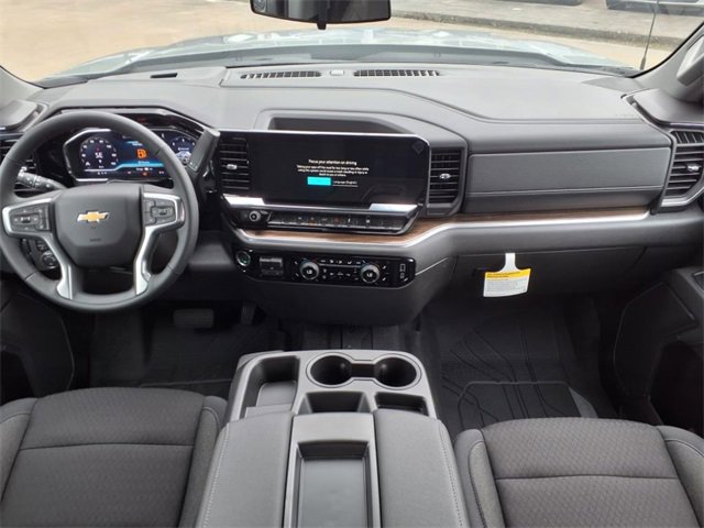 2025 Chevrolet Silverado 1500 LT photo 3