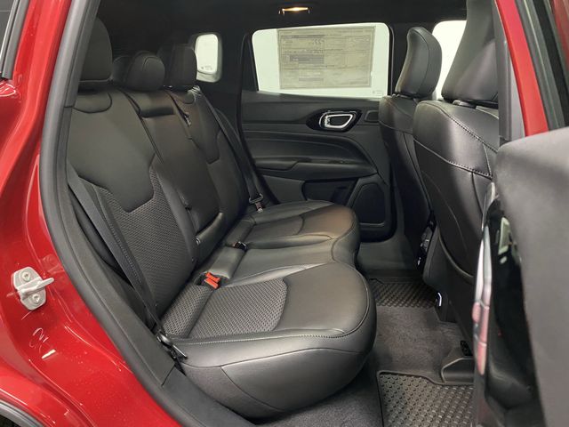 2025 Jeep Compass Latitude Altitude Special Edition photo 32