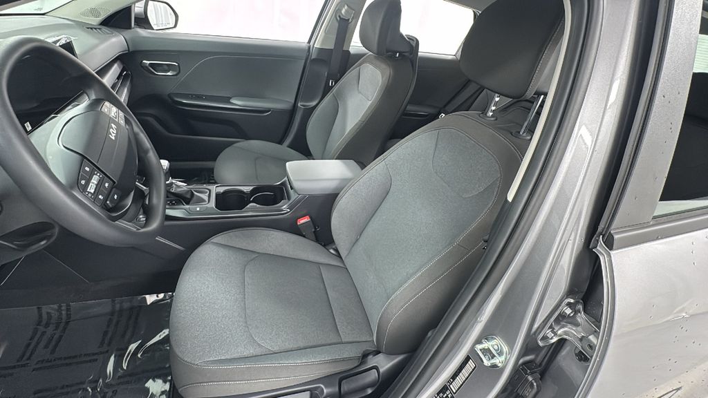 2025 Kia K4 LXS photo 10