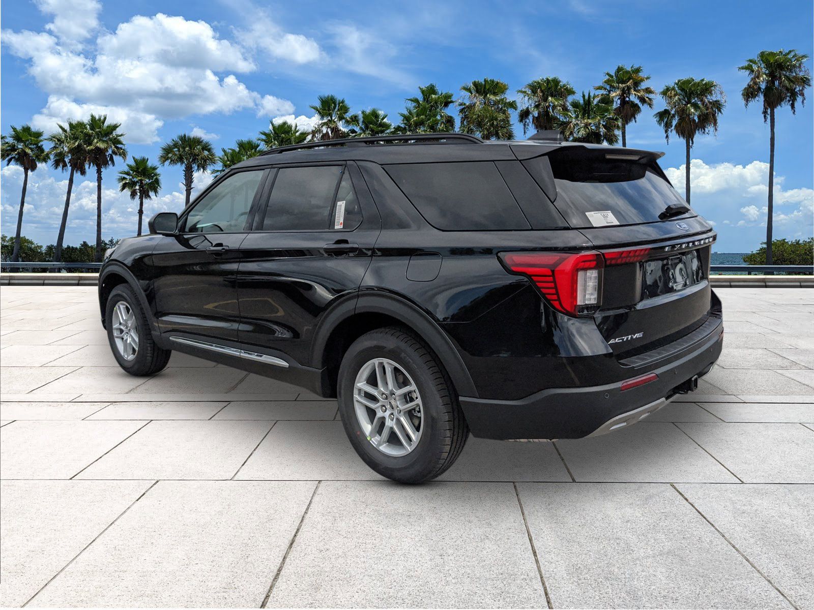 2025 Ford Explorer photo 4