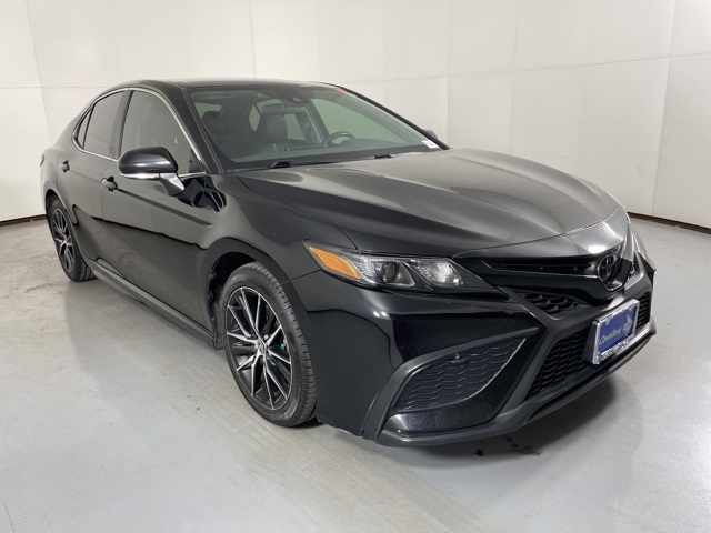 2022 Toyota Camry SE photo 2