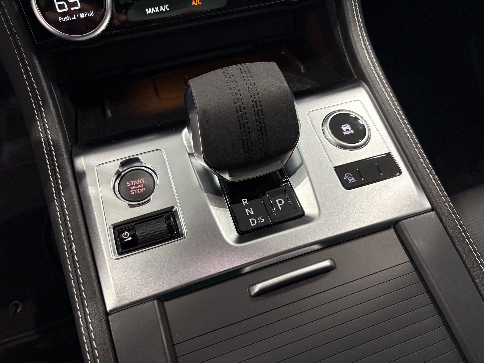 2026 Jaguar F-PACE R-Dynamic S P250 photo 17