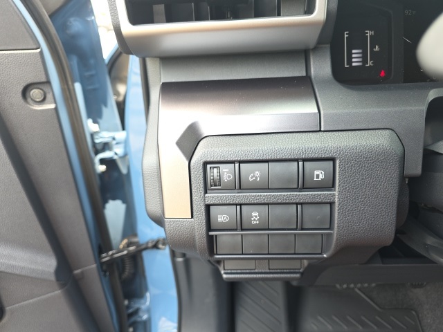 2025 Toyota 4Runner 4WD SR5 photo 12