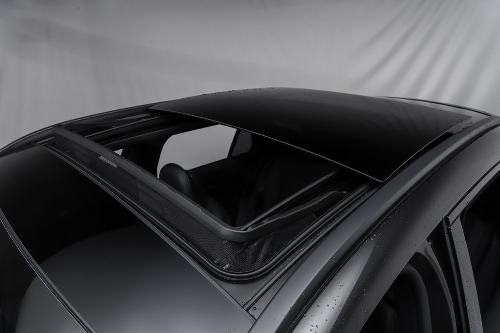 2025 Mercedes Benz GLC 300 4MATIC photo 2