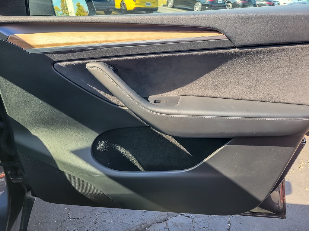 2023 Tesla Model Y Performance photo 19