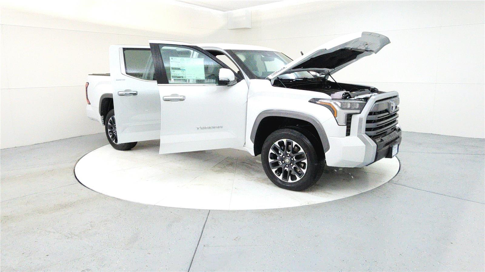 2025 Toyota Tundra Limited CrewMax photo 12