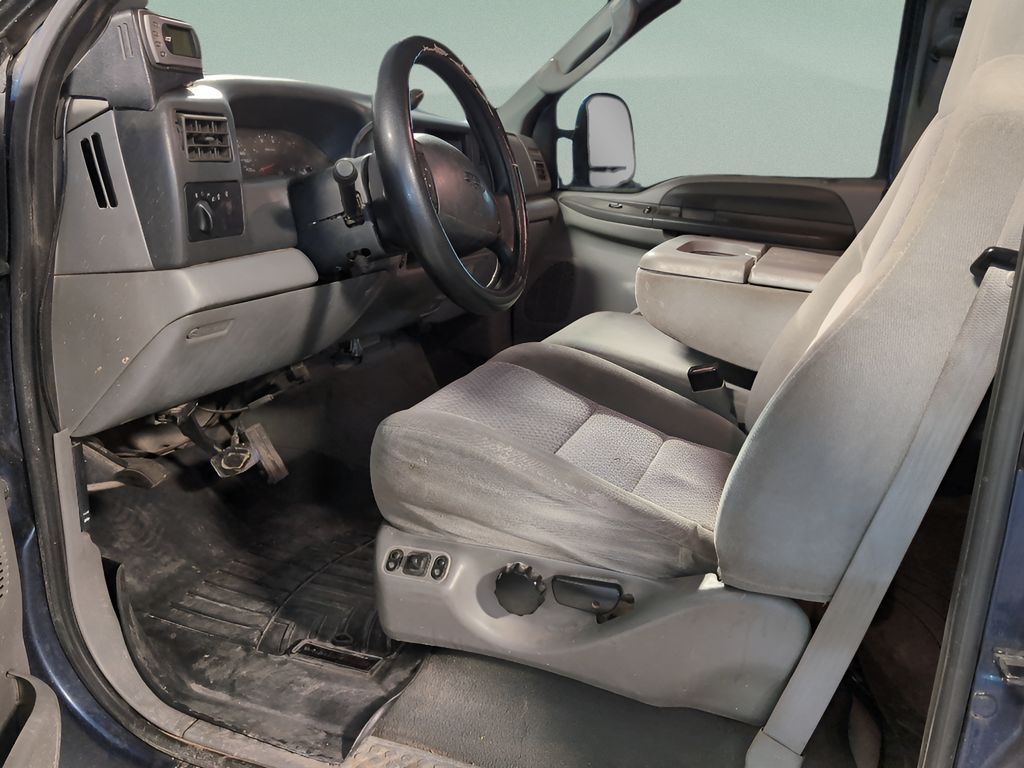 2004 Ford F-350 Lariat photo 9