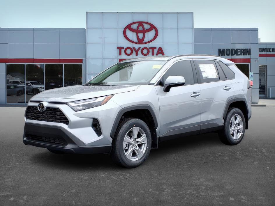 2025 Toyota RAV4 XLE's photo
