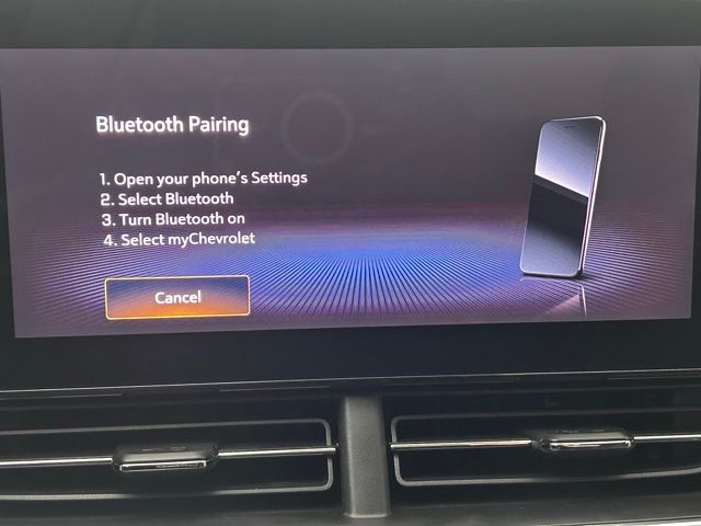 2024 Chevrolet Trax LT photo 4