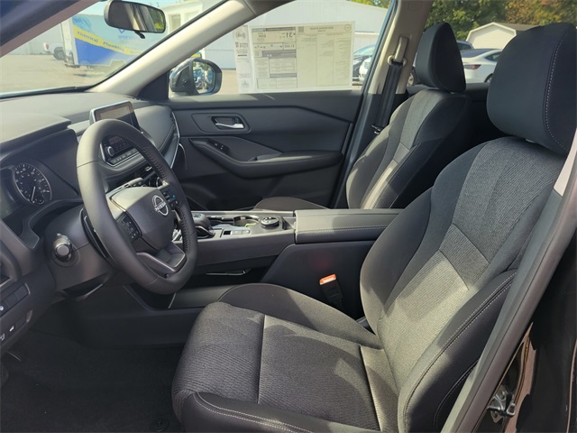 2026 Nissan Rogue SV photo 10