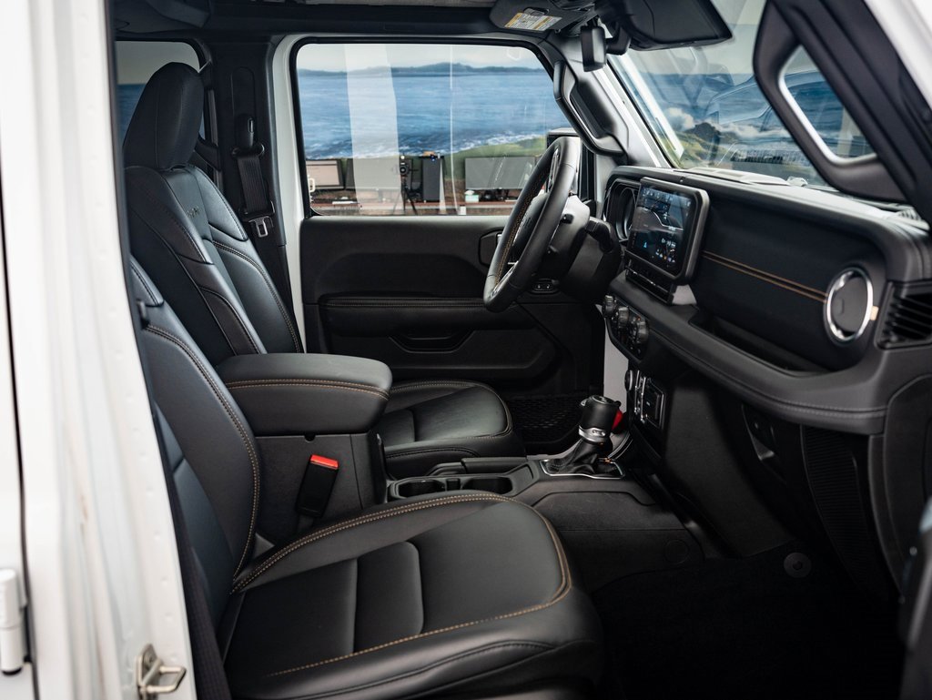 2024 Jeep Wrangler Sahara 4xe photo 19