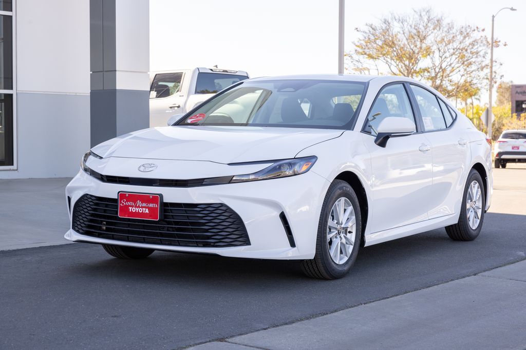 2025 Toyota Camry LE photo 2