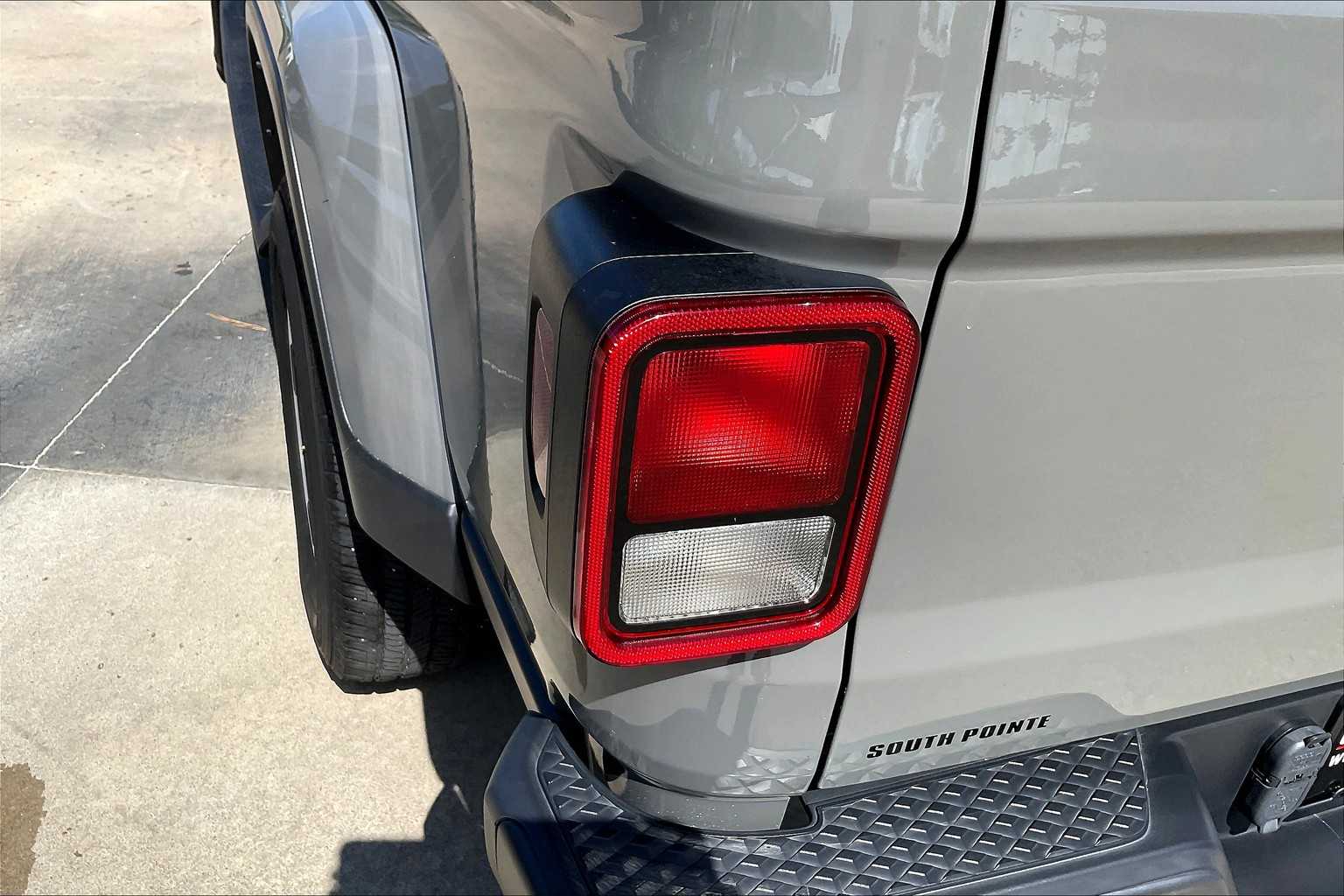 2022 Jeep Gladiator Overland photo 27