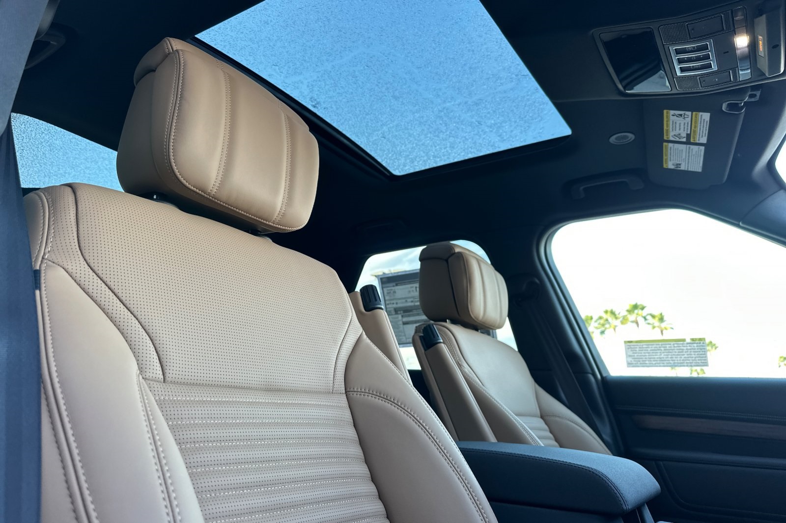 2025 Land Rover Discovery SE photo 17