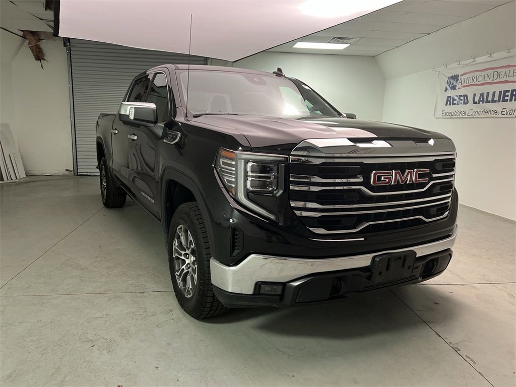 2024 GMC Sierra 1500 SLT's photo