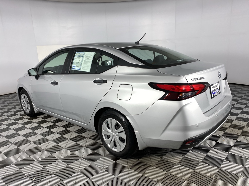 2020 Nissan Versa 1.6 S photo 3