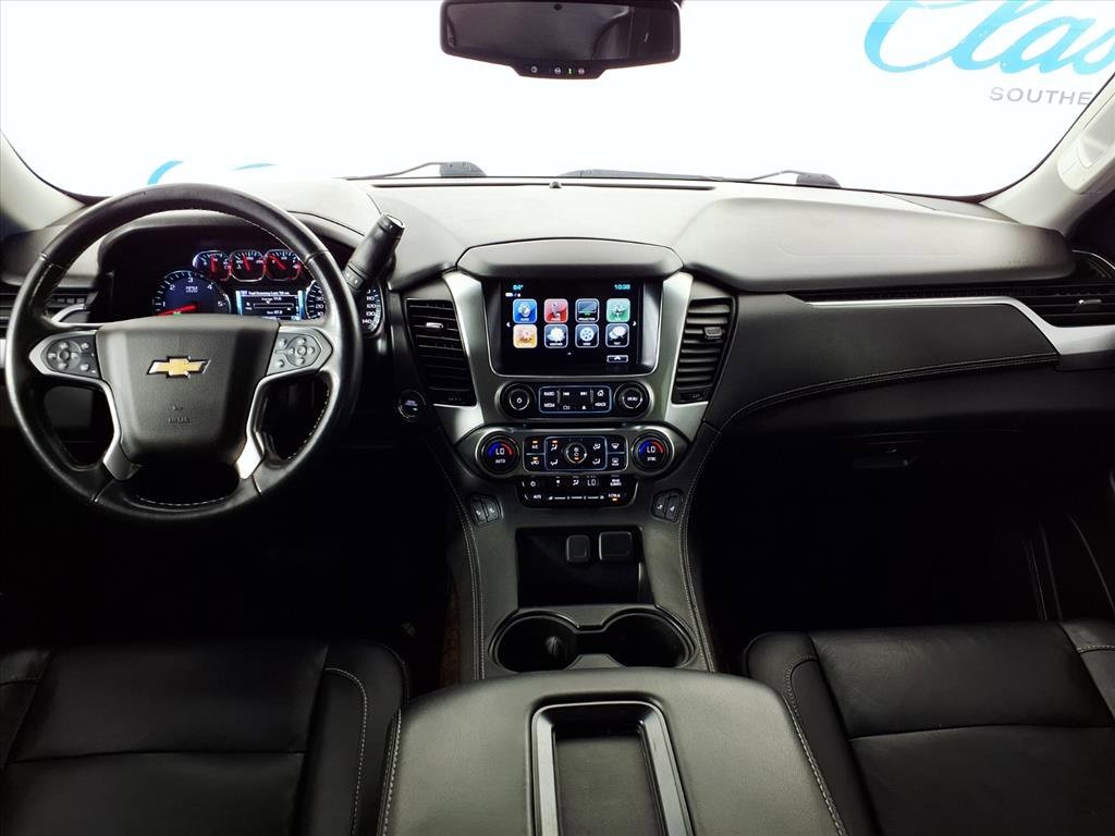 2020 Chevrolet Suburban LT photo 3