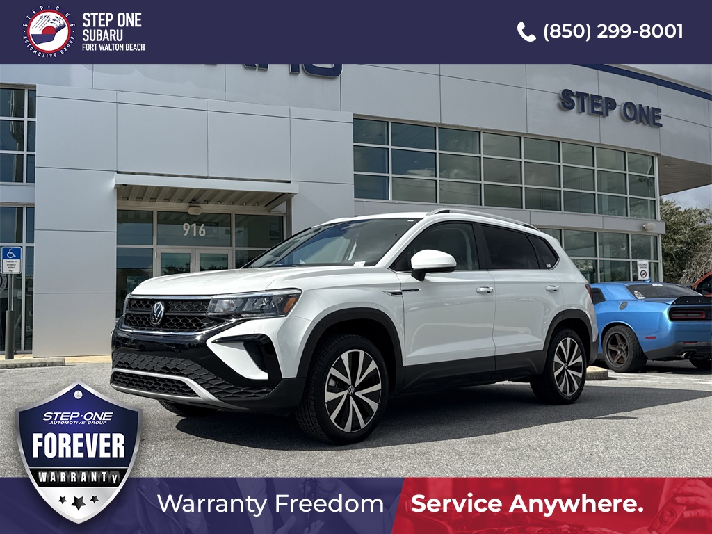 2024 Volkswagen Taos SE's photo