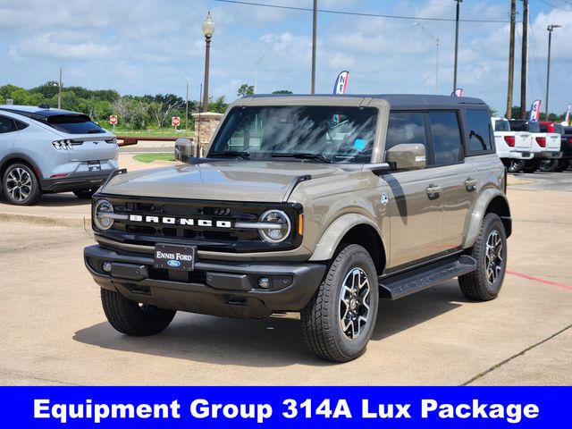 2025 Ford Bronco Outer Banks photo 4