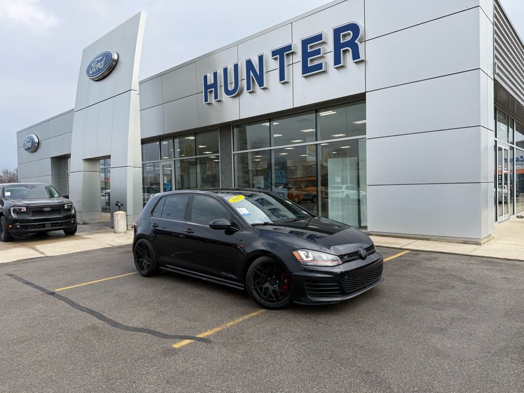 2017 Volkswagen Golf GTI Sport