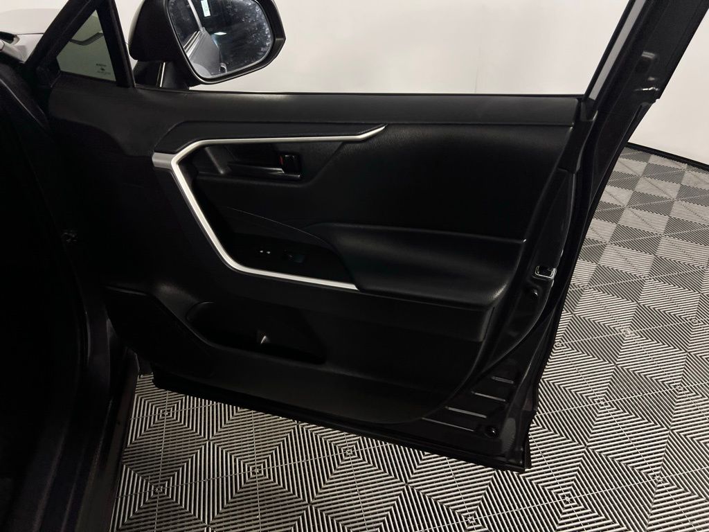 2024 Toyota RAV4 LE photo 28